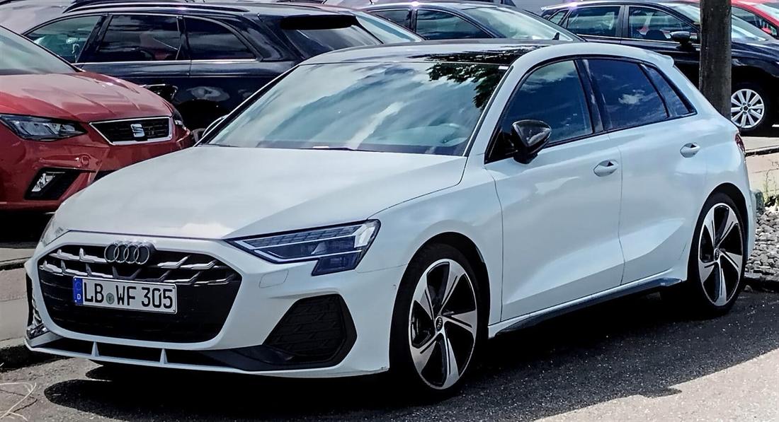Audi A3 Sportback visto de tres cuartos frontal
