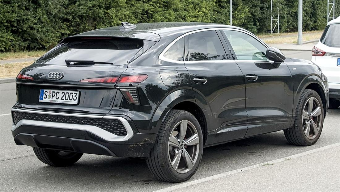 Audi Q3 Sportback de tercera generación visto desde atrás