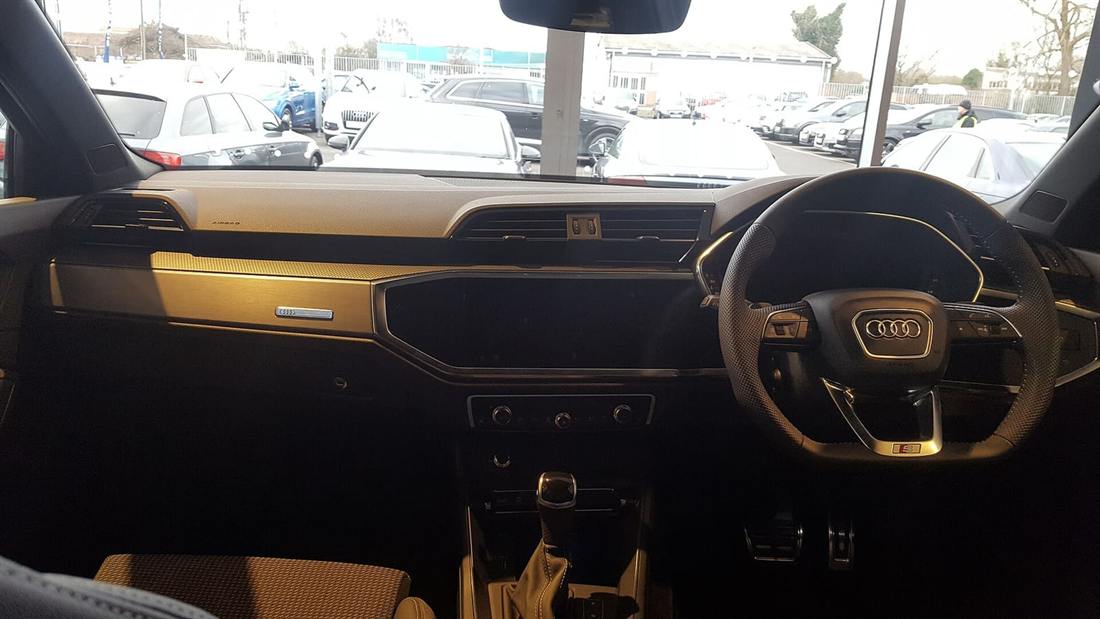 Interior del Audi Q3 de segunda generación