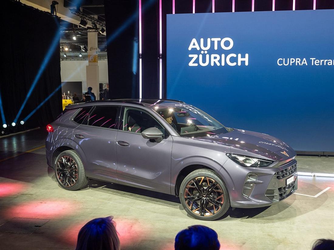 Cupra Terramar expuesto en un salón del automóvil