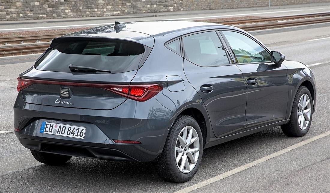 Seat León de cuarta generación visto desde atrás