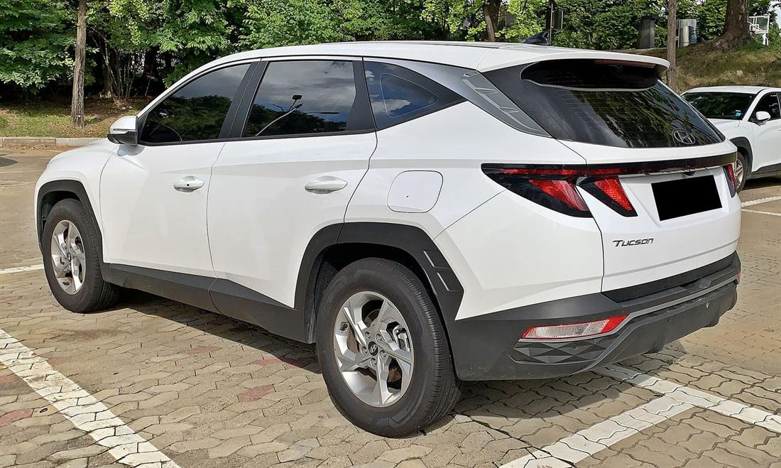 Hyundai Tucson de cuarta generación visto desde atrás