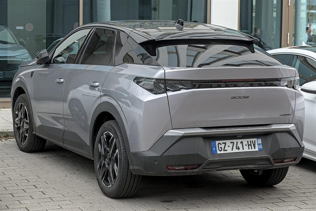 Peugeot 3008 visto de perfil