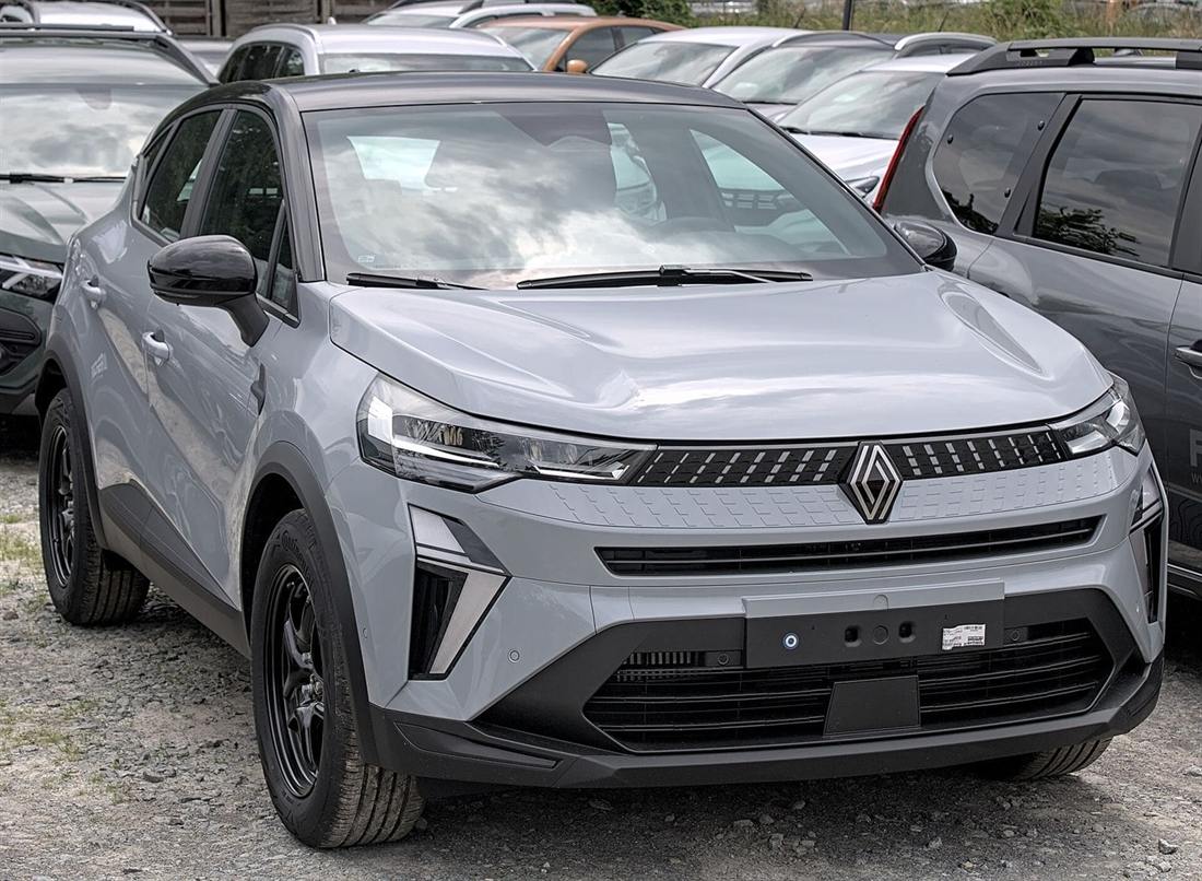 Renault Captur con el restyling de 2024 visto de frente