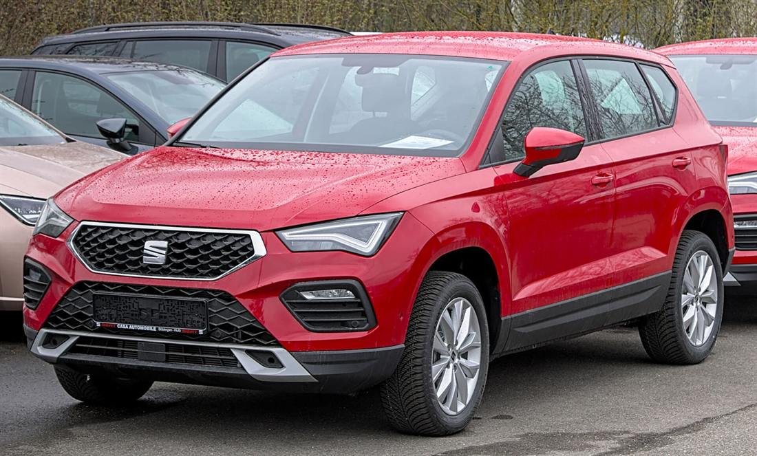 Seat Ateca con el restyling de 2020 visto de tres cuartos frontal